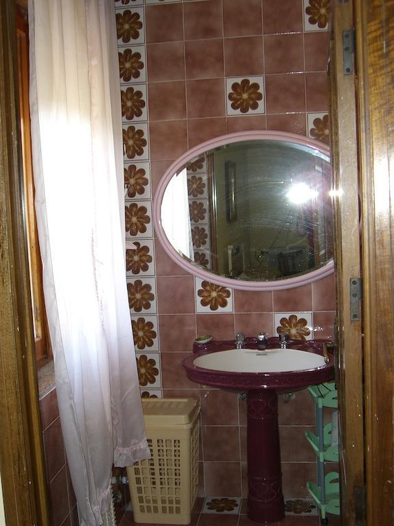 Sa Domu Sarda Casa Vacanza Piscinas Habitación foto