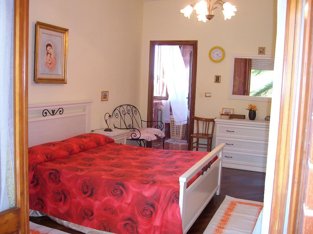 Sa Domu Sarda Casa Vacanza Piscinas Habitación foto