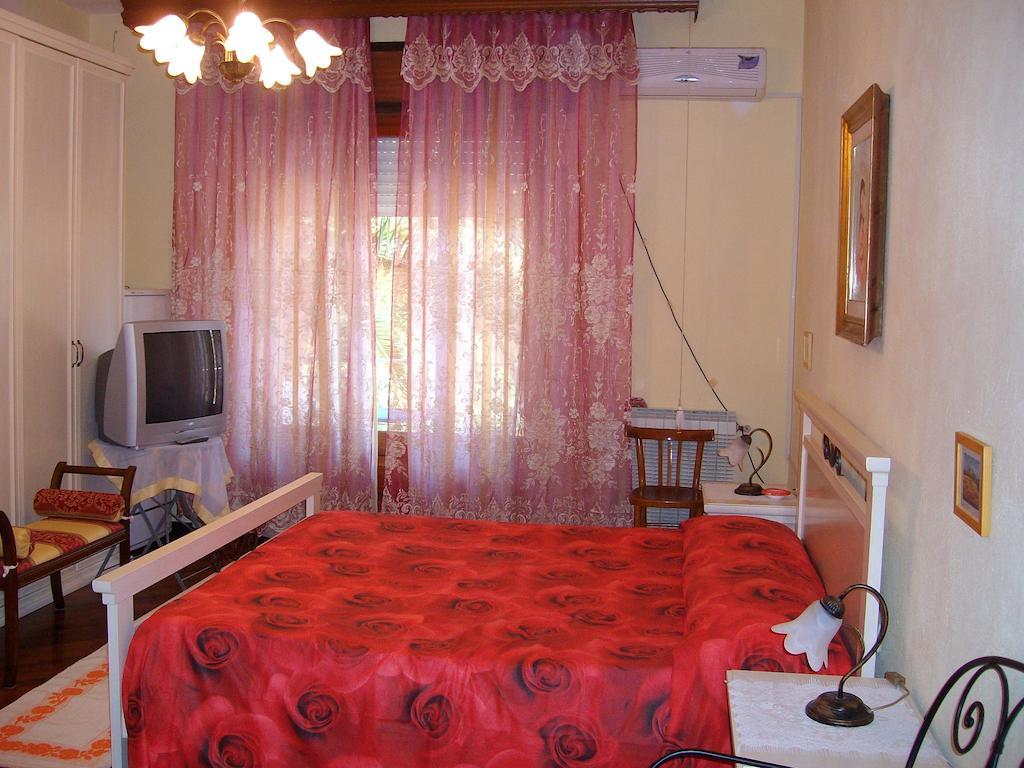 Sa Domu Sarda Casa Vacanza Piscinas Habitación foto